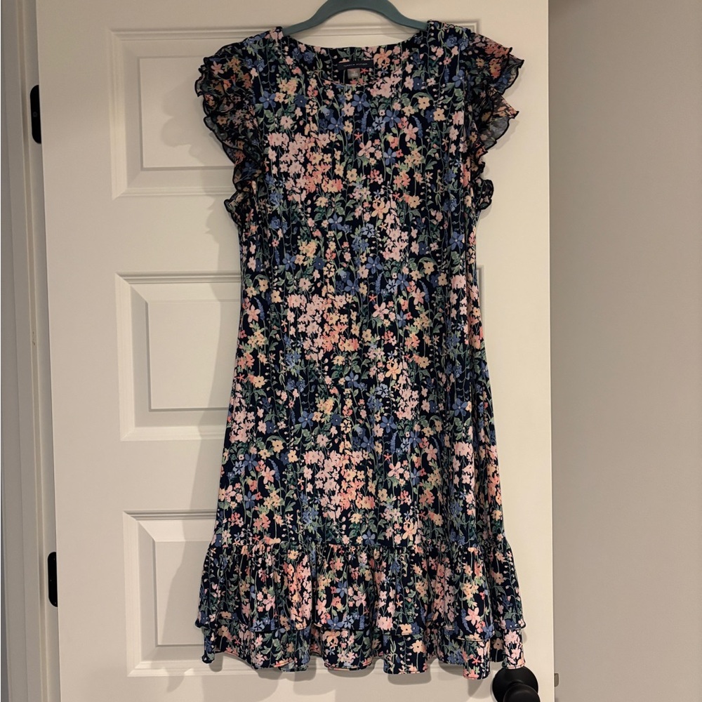 Tommy Hilfiger Floral Polyester Women’s Dress with ruffle detail. Size 6